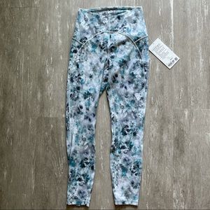 Lululemon Unlimit HR Tight 25" - Kaleidofloral